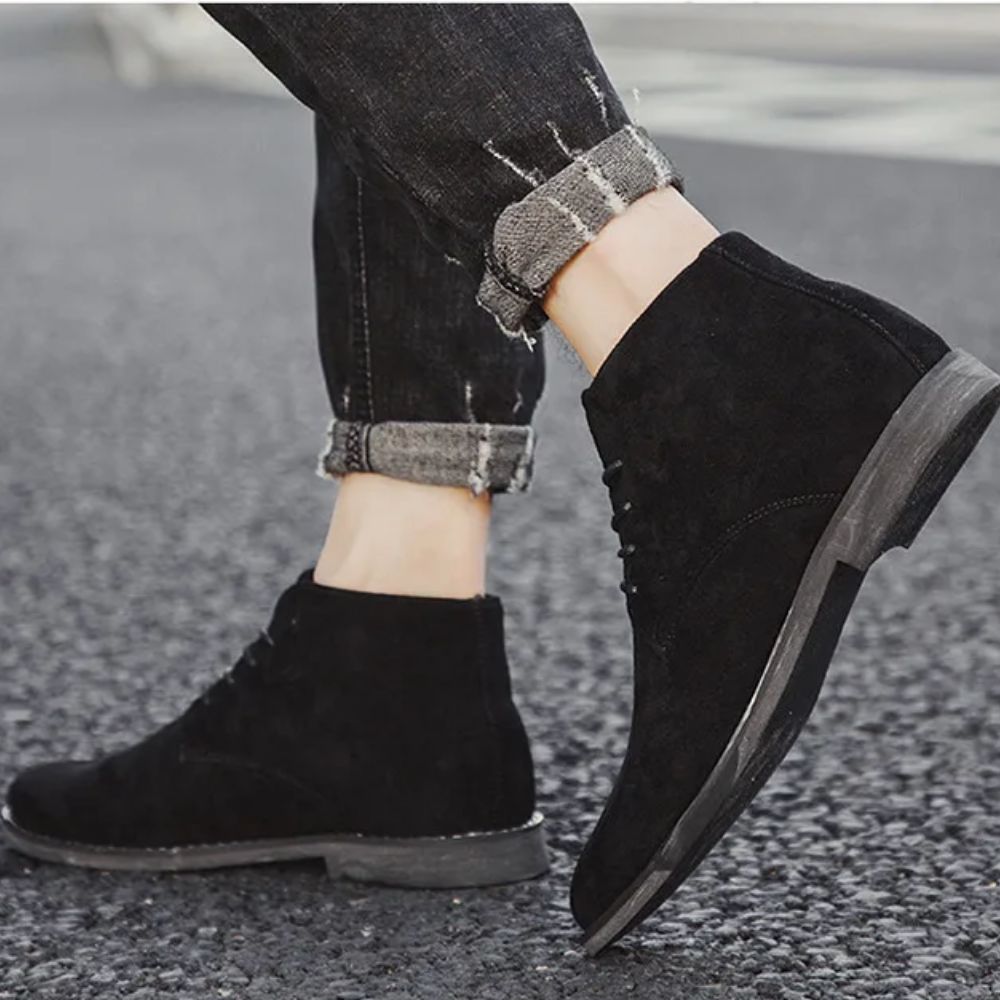 Sinplo Button-Up Cardigan British Suede Boot